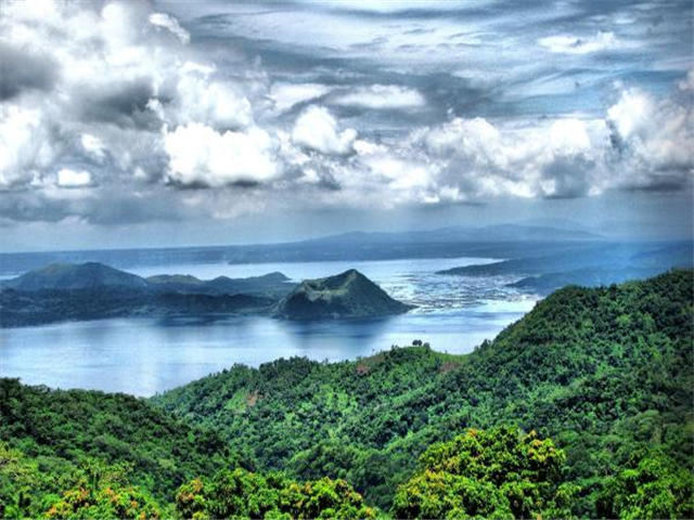 http://img.modetour.co.kr/eagle/photoimg/11057/Bfile/taal-volcano-trek-and-tagaytay-tour.jpg