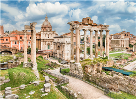 베너치아 광장과 콜로세움 사이에 위치한 포로 로마노는 고대 로마의 중심지로 포로라는 이름대로 처음에는 변두리 성의 사람들이 모이던 시장 터였다가 하수도로 만들어진 BC 6세기경부터 차츰 상점, 건물 등이 들어서고 도시의 기능이 충실해져 상업, 종교, 정치의 중심지가 되었다. 현재의 포로 로마노는 완전히 폐허가 되어 있던 것을 발굴한 것이다.

포로 로마노를 방문하기 전에 캄피돌리오 광장의 세나토리오 궁 뒷쪽 좌우에 설치된 테라스에서 유적지의 장관을 보는 것이 좋다. 캄피돌리오 언덕은 로마의 주요 7개 언덕 중의 하나로 고대 로마 당시 사람들이 가장 신성시하던 주피터 신전이 세워졌던 곳이다. 캄피돌리오 언덕에 있는 캄피돌리오 광장은 바닥이 기하학적 무늬로 되어있어 아름답다. 