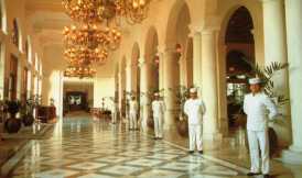 마닐라호텔로비