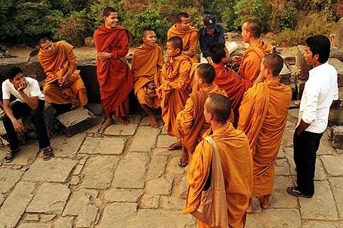 �������