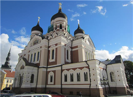 탈린 성당 중 가장 크고 장엄한 돔 천장을 가진 성당이며 다양한 형태의 장식으로 유명한 러시아 정교회의 가장 성스러운 성당이다. 1900년 톰페아 언덕에 건립되었으며, 종탑은 총 11개의 종으로 이루어져 탈린에서 가장 웅장한 종소리를 낸다. 11개의 종 중에는 무게가 15톤에 이르는 탈린에서 가장 큰 종도 있다. 예배 전에는 항상 종소리를 들을 수 있으며, 성당 내부에는 성상과 모자이크로 화려하게 장식되어 있다. 