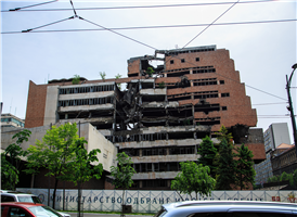 68일간의 나토 공습 때 오폭으로 파괴된 중국 대사관 건물. 