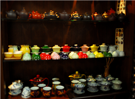 한국의 인사동과같이 전통적인 물품들이 가득하여 눈요기를 제대로 해볼 수 있는곳, 
작은 소품들과 기념품, 중국도장, 잡화등을 구입해볼 수 있다.

