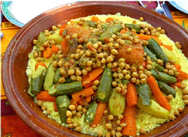 좁쌀과 야채 고기를 넣어 찐 모로코의 전통음식 