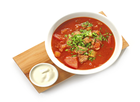 굴라쉬는 소고기, 양파, 고추, 파프리카 등으로 만든 매운 수프로 헝가리를 대표하는 전통 음식이다.