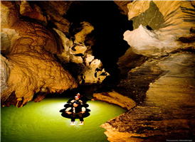 와이토모 반딧불 동굴